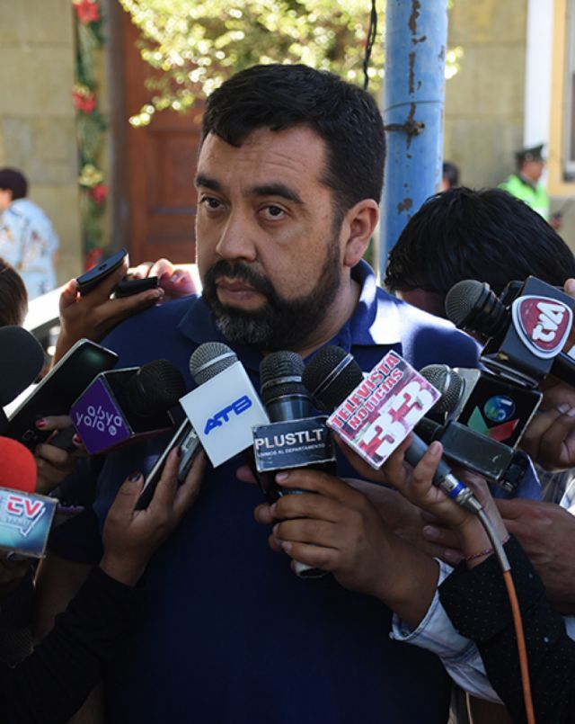 Ruiz se mantiene como precandidato a la Gobernación y espera ampliado del MAS en Tarija