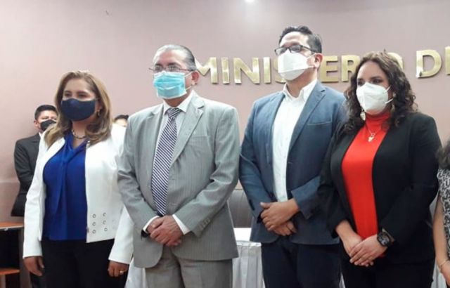 Salud posesiona a tres viceministros