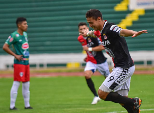 Tomayapo cae en Sucre y está obligado a ganar la revancha 