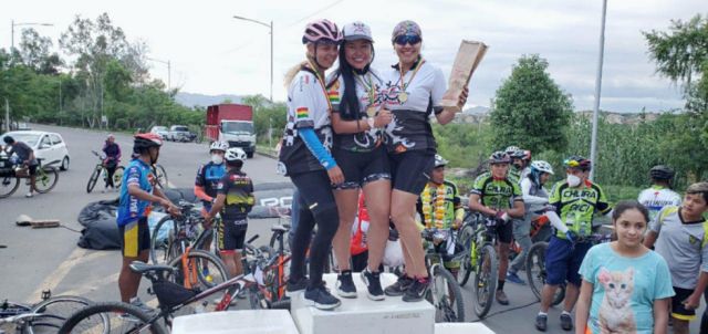 Las integrantes del Bike Center  estuvieron en el podio.