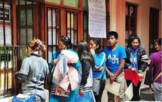 Ministerio de Educación garantiza entrega de títulos de bachiller gratuitos de 2020