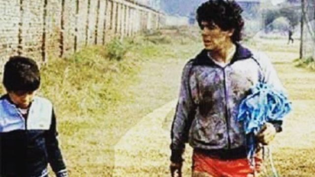 Lalo, hermano de Maradona: “Te pido que abreces a papá y mamá y no los sueltes”