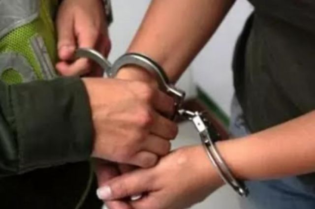Lo sentencian a 25 años por violar a dos de sus hijastras