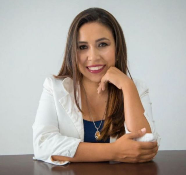 Patricia Paputsakis lanza su candidatura a la alcaldía de Tarija y propone su plan de gobierno