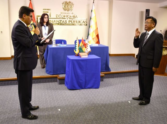 Posesionan a Juan Yujra como director de la ASFI