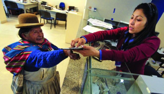 Senasir pagará aguinaldos y rentas a adultos mayores desde el 2 de diciembre