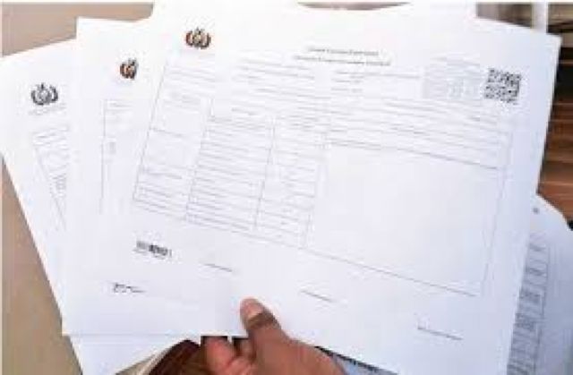 Ministerio de Educación prevé entregar títulos de bachiller el 11 de diciembre en todo el país