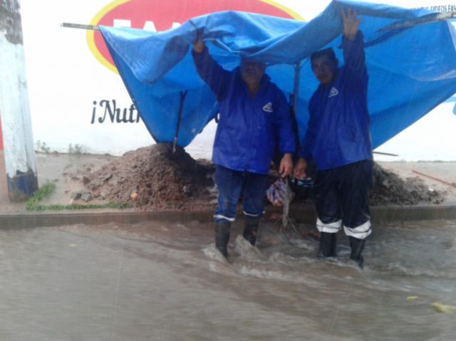 Intensa lluvia en Yacuiba-Tarija causa rotura de matriz de agua potable