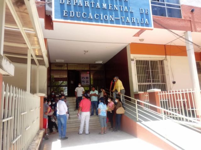 Padres advierten procesos  por la preinscripción escolar en Tarija 