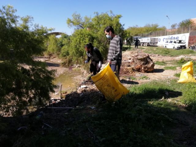 Tarija: Vecino y EMAT inician limpieza de la quebrada El Monte 