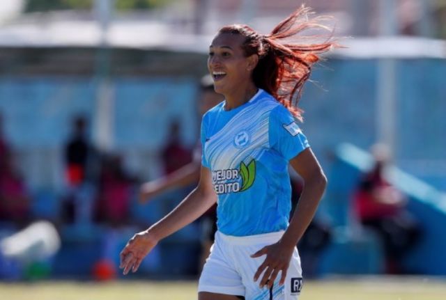 Mara Gómez se convirtió en la primera jugadora trans en jugar primera división en Argentina 