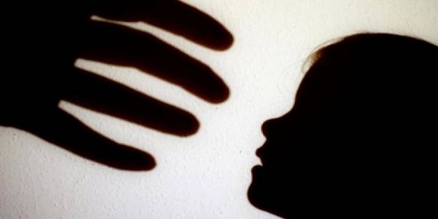 Niña de 4 relató que su papá y tío la violaron