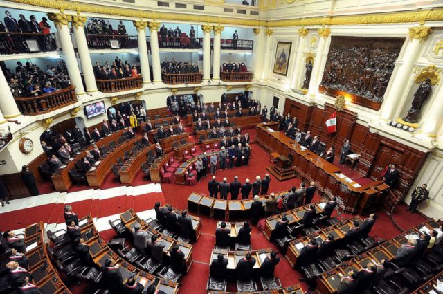 Proyecto agudiza crisis de la policia en Perú
