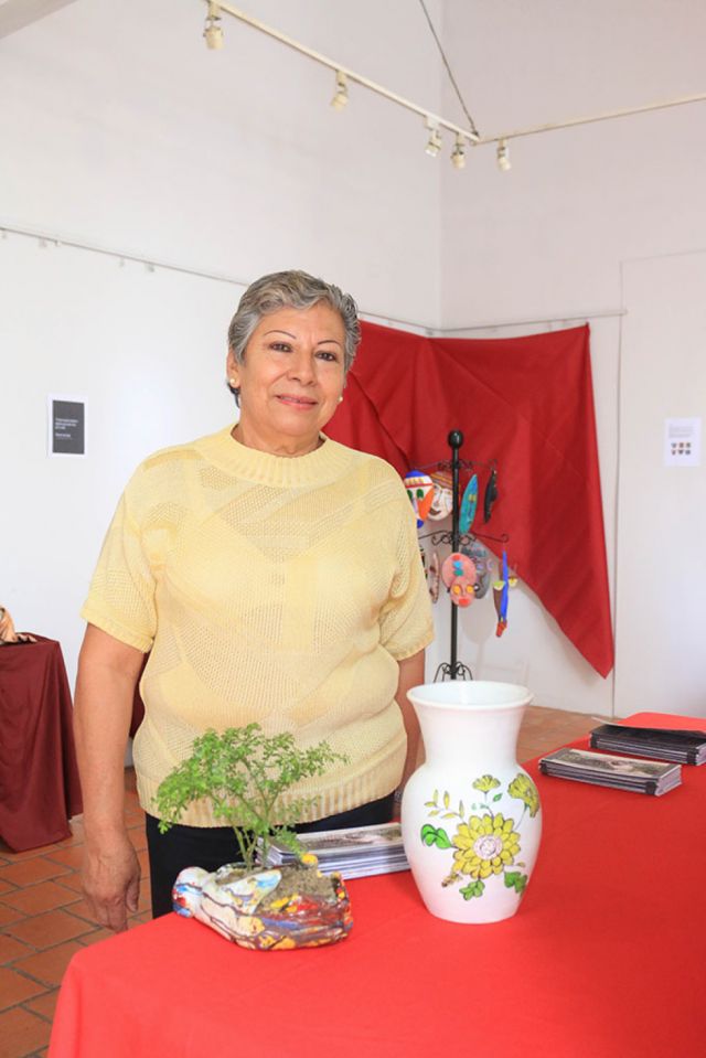 María del Carmen Landívar, presentó “Esperanza” y “Girasoles”. 