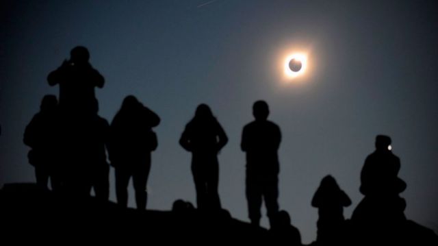 “No mires el Eclipse de Sol”, recomiendan especialistas