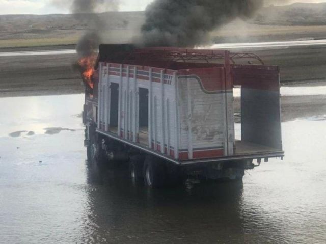 FFAA indaga ingreso de convoy de camiones con contrabando