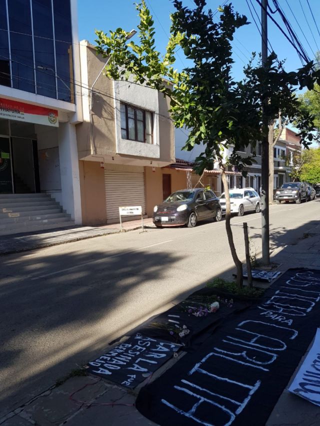 Inician vigilia en el Consejo de Magistratura de Tarija por el caso de Carla Méndez
