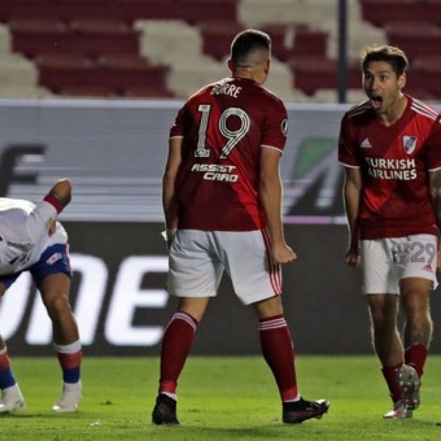 River aplasta a Nacional y avanza a semis de la Copa