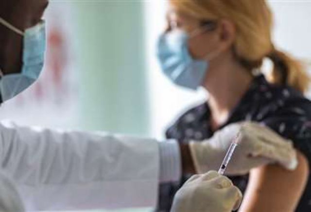 OMS firma acuerdos para asegurar 2.000 millones de dosis de la vacuna contra el COVID-