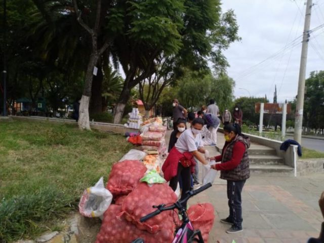 Universitarios en Tarija reúnen ayuda para afectados por la Covid
