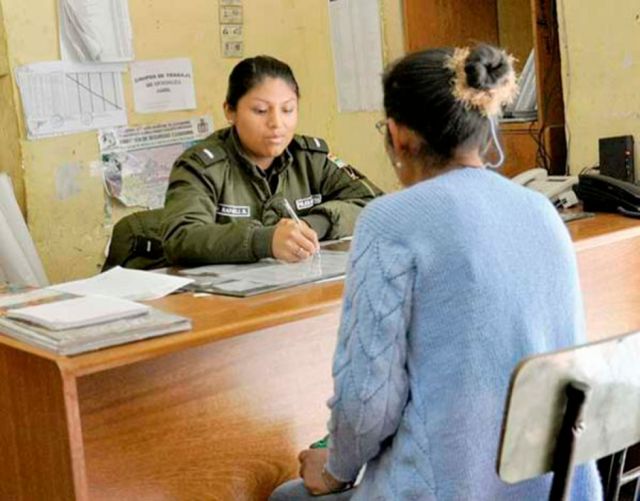Mujer pide ayuda para escapar de concubino en Villa Montes