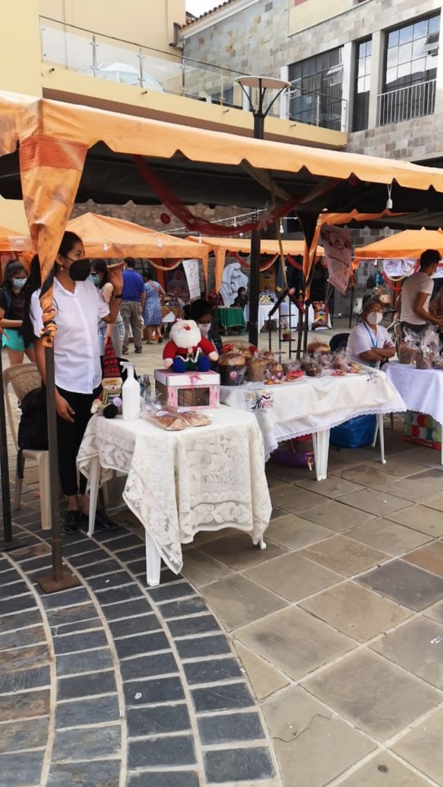 Microempresarios ofertan alimentos, artesanías y otros productos en Tarija (Fotos)