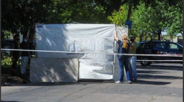 Hallan descuartizados dos cuerpos envueltos en papel 