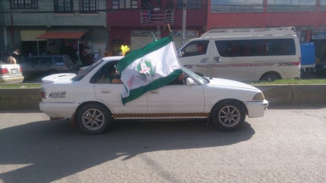 Una caravana recorre la ciudad con los campeones