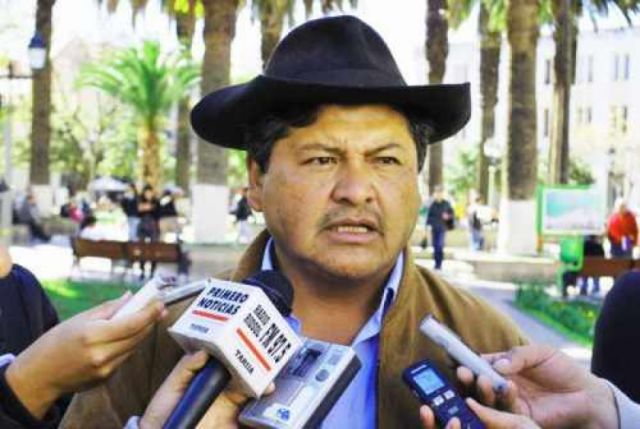 Luis Alfaro se postula para candidato a la Gobernación de Tarija
