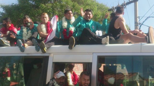 Una caravana acompañó los festejos de Real Tomayapo