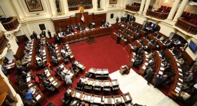 Parlamento de Perú dicta ley contra la usura