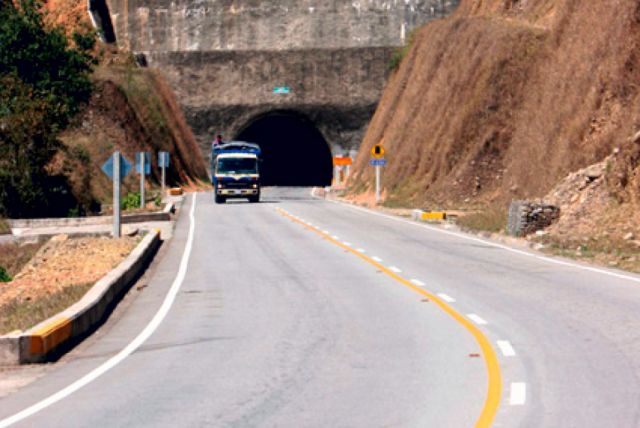 ABC informa que las carreteras están transitables con algunos deslizamientos menores