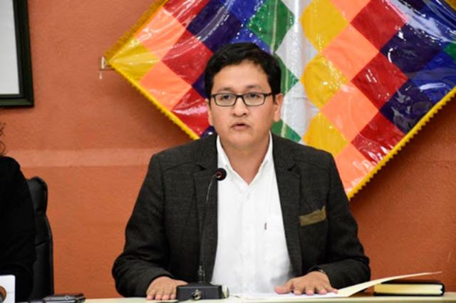 Vacunación iniciará con 300 mil personas
