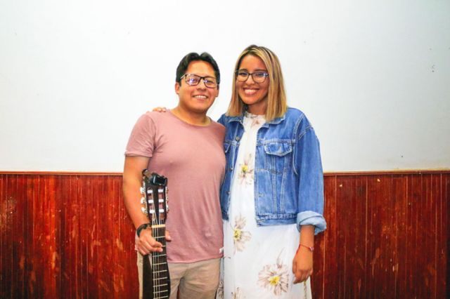 El Dúo tarijeño Ramé conformado por Natalia Humacata y Daniel Vargas.