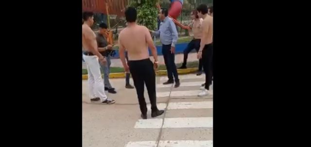 Llueven críticas a exministro Núñez por presenciar pelea callejera y no evitarla