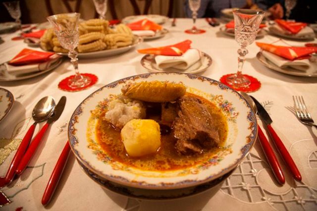 Excesos en la alimentación por fin de año y cómo recuperarse