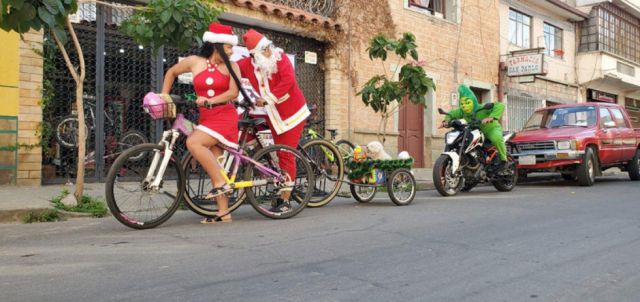Campaña navideña realizada  por Team Biker Center Tarija.