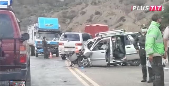 Chofer invadió carril y colisionó con un camión en la carretera Tarija-El Puente