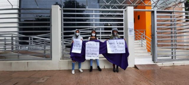 Suspenden de nuevo juicio de Carla Méndez en Bermejo, colectivos exigen celeridad