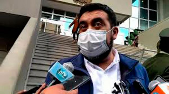 FAM: luchamos no solo contra Covid, sino contra Áñez