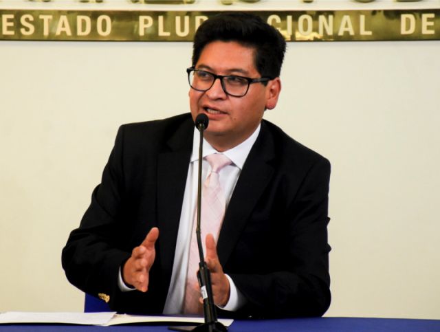 Montenegro llama a los transportistas a encontrar una solución razonable a sus demandas