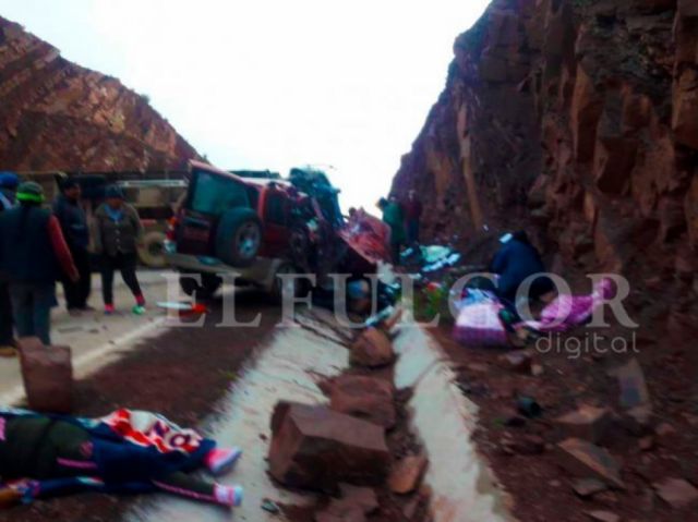 Accidente  deja cinco   fallecidos en vía a Pisiga 