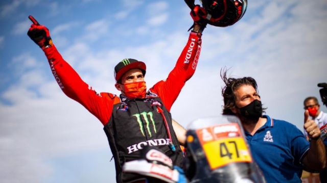 Dakar: Un salteño ganó en motos y Peterhansel en coches
