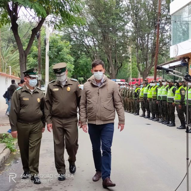 Gobierno entrega medicamentos e insumos de bioseguridad a la Policía en Tarija