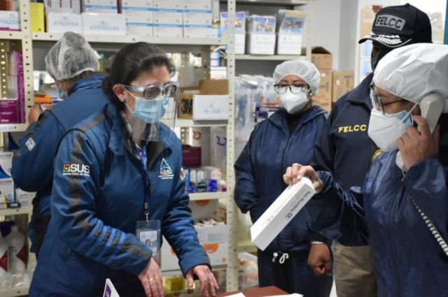 Medicamentos Covid escasean en farmacias pero no en Redes Sociales