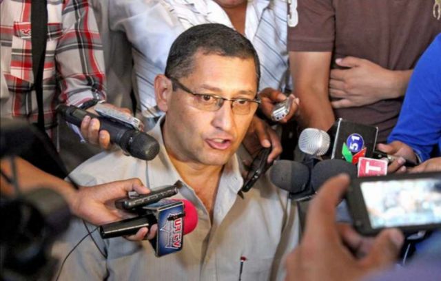 Suspenden juicio a Montes por "caso trabajadores" 