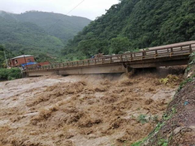 Sube a 15 mil las familias damnificadas por las inundaciones