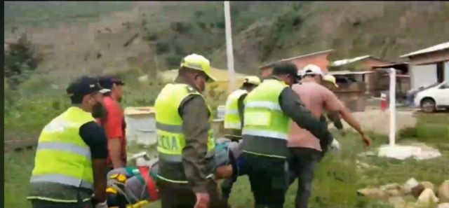 Muere chofer de ambulancia que se embarrancó en Canaletas