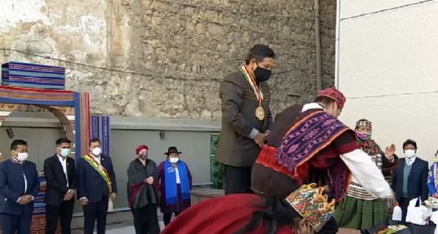 Autoridades nacionales realizaron la ofrenda a la Pachamama