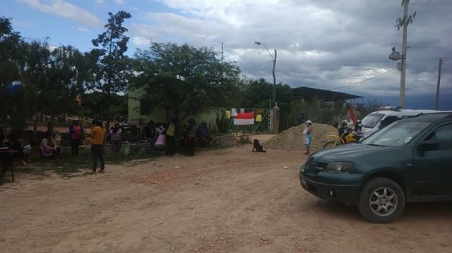 Alcaldía se reúne con vecinos que bloquean el Botadero Municipal